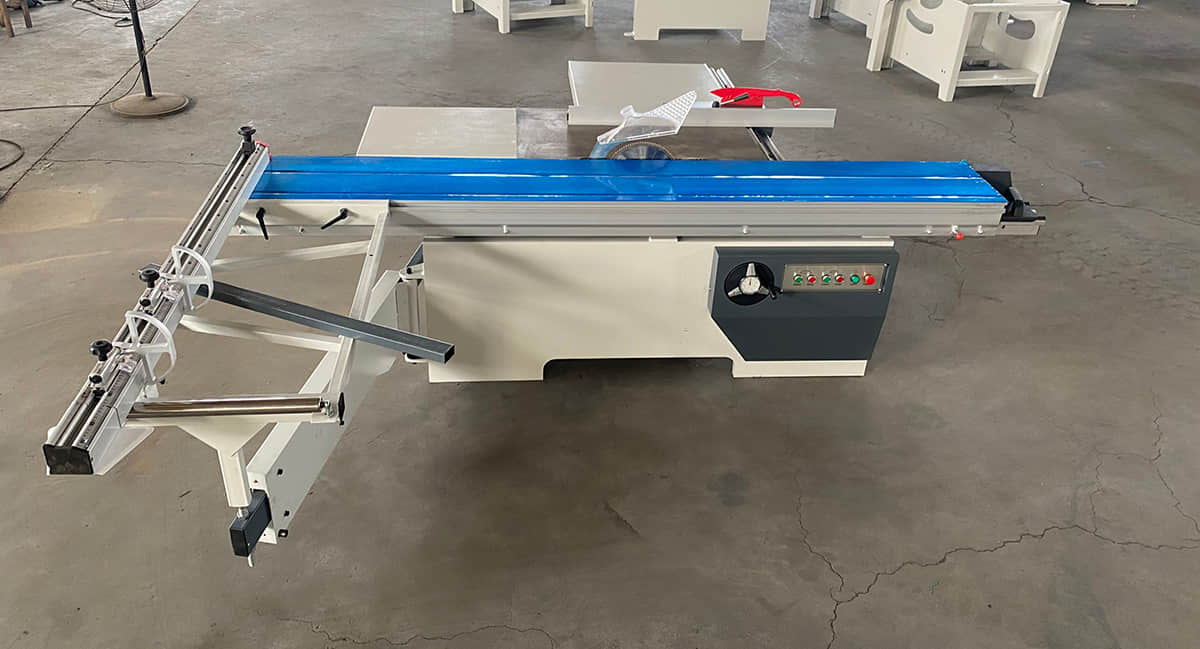 Panel saw machine